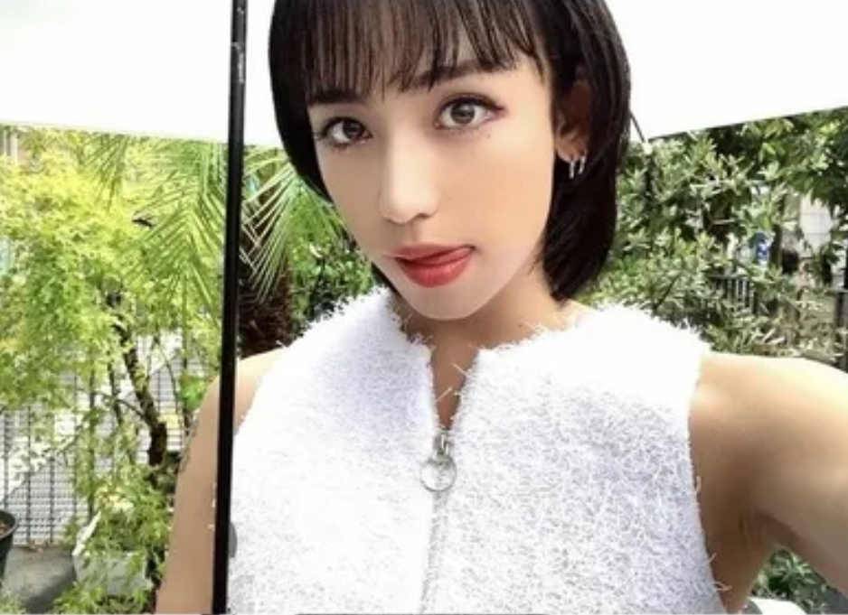 りゅうちぇるの現在は女性になってる