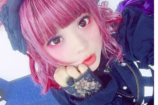 胡桃そらの経歴