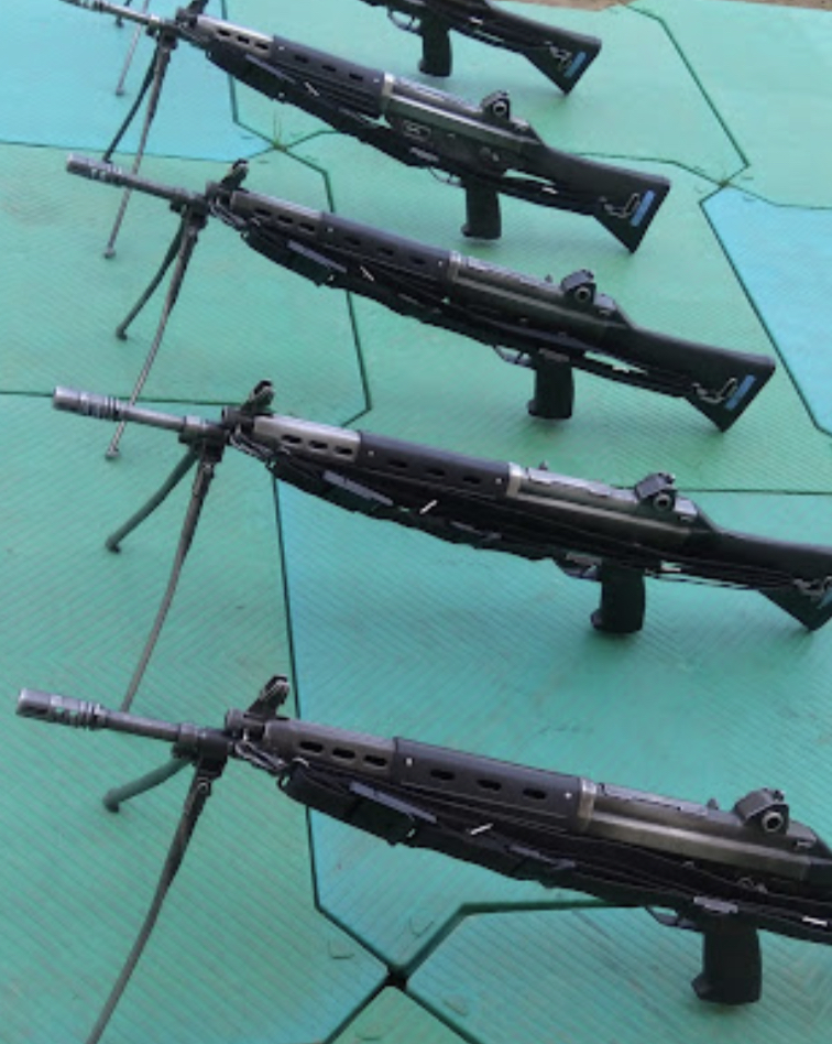 日野基本射撃場の自動小銃